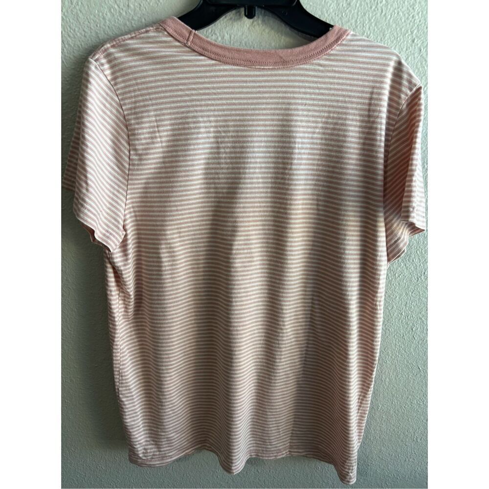 ❤️Universal Thread V-Neck Tee 2X - Picture 4 of 6